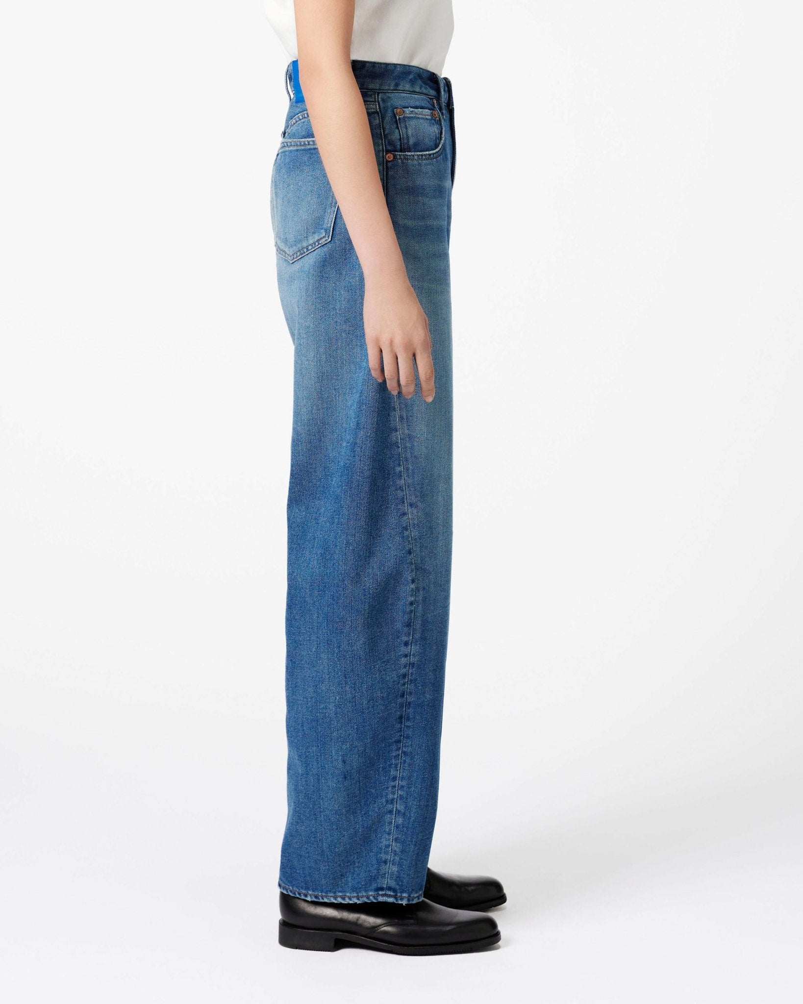WOMEN｜Light Curve Jeans 9oz Medium Indigo - Japan Blue Jeans